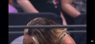 Shanna knocked out spread eagle by Kris Statlander