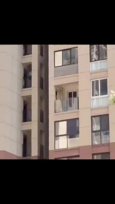 Ебаные строители тут настроили, ну ниче, щас поправим.