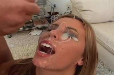 Pandora Dreams' face covered with two cumshots