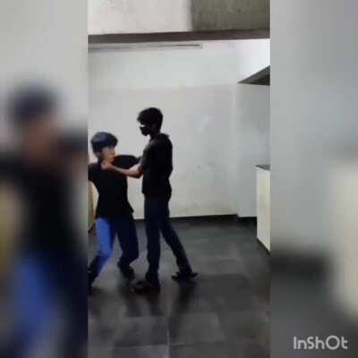 Keeda makoda samaj rhe hoe