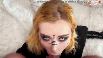 Elf girl cosplayer getting facefucked