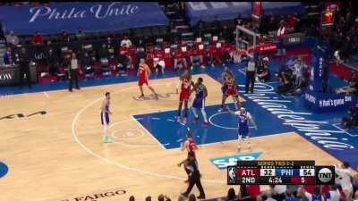 [Highlight] Capela pushes Embiid to the ground with force