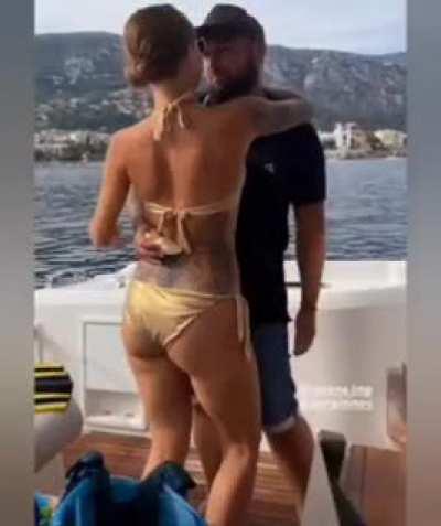 Essaye de ne pas bander ni gicler sur Atelier de Roxane