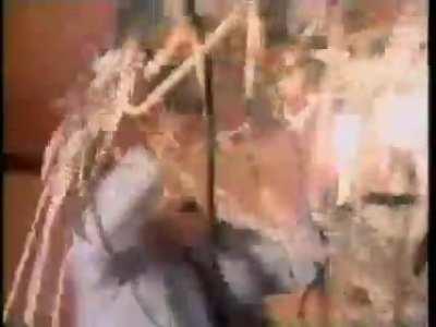 Chaotic advert from the 90s