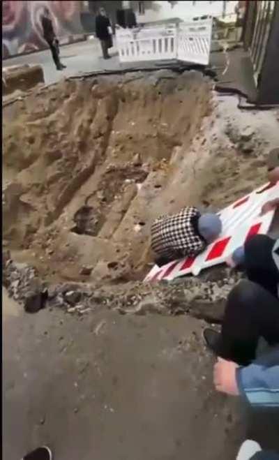 Old women being thrown in a hole by cruel ppl