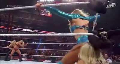 Kelly Kelly stinkfaces Toni Storm