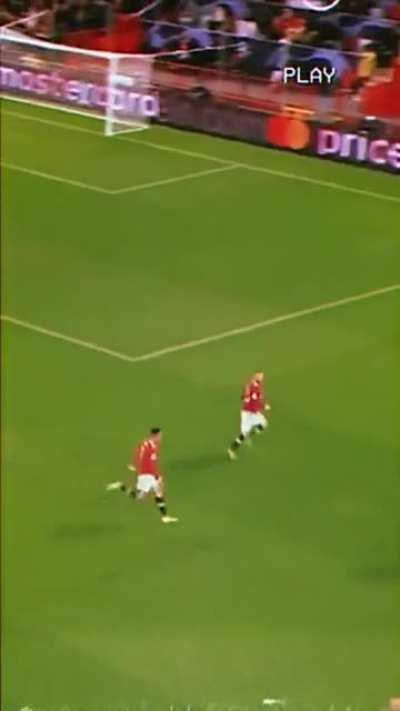 Ronaldo at 36 turning into a left back after playing full 90 minutes of pure stress