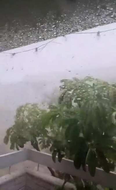 Unit block roof coming off during the storm in Dee Why 2099.