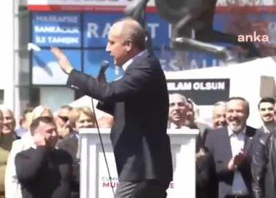 Muharrem İnce, Bolu mitinginde dans etti.