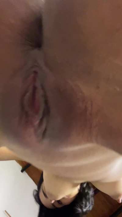 Eat my pussy as I sit on your face