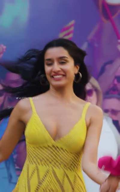 shraddha kapoor bikini 👙