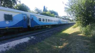 Tren 266 especial procedente de Cevil Pozo pasando a la 9:00 por Estación Sarratea