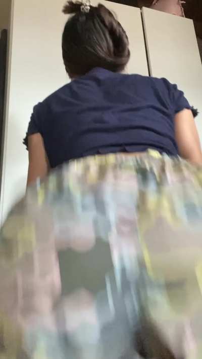 18yo babysitter twerk after putting the kids to sleep