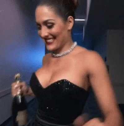 Nikki coming to your room for some champagne time