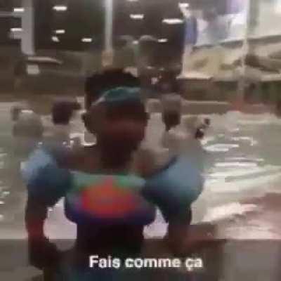 Fucking stupid 😂😂😂