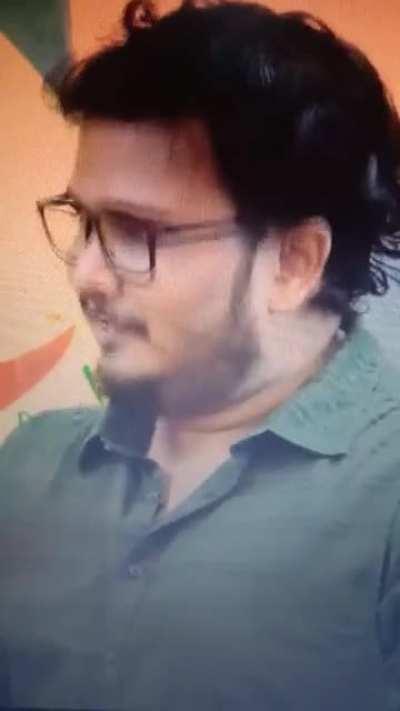 Leading FM station in India..leading the exageration campaign like PRO👌👌👌