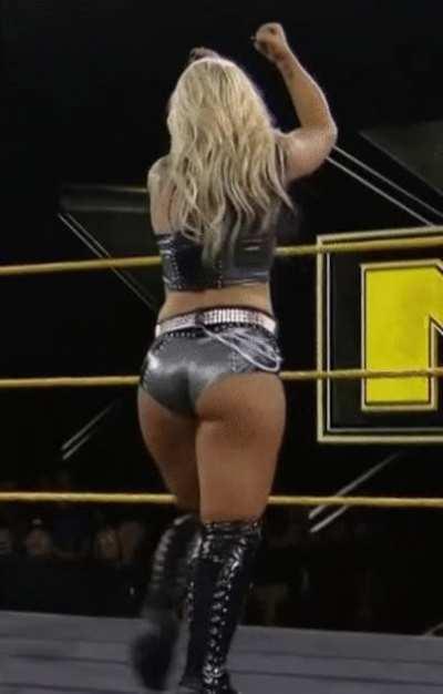 Big Bubble Butt Made To Be Pounded