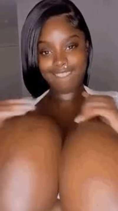 Titties so huge. Areolas so massive. Melanin so clean & perfect - she feels unreal 🤩