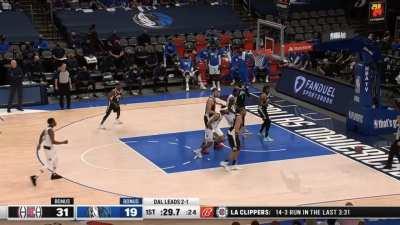 [Highlight] Rondo gets the block and then finds Reggie Jackson who embarrasses Cauley-Stein with the step back 3