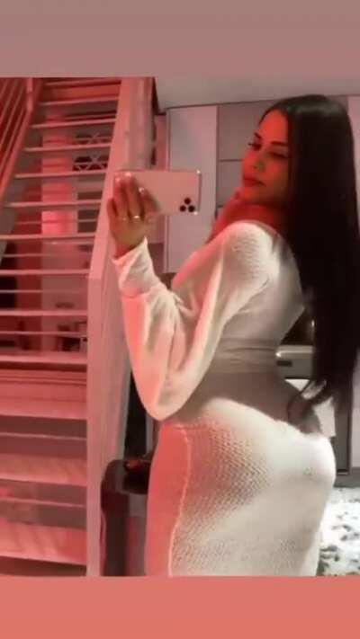 Katya Henry - Perfect Juicy Ass