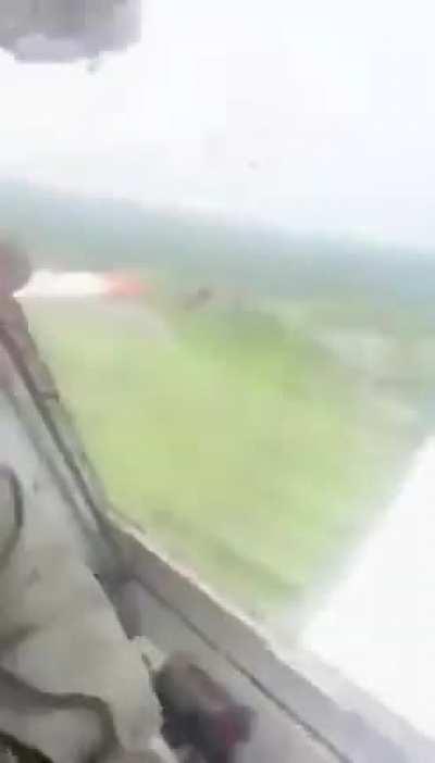 Ecuadorian pilot Ariel Valiente kept his cool after a giant bird smashed into his cockpit mid-flight and he still managed to safely land the plane 🙏✈️