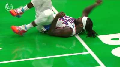 [Highlight] Pat Bev's privates foul Jaylen Brown's hand