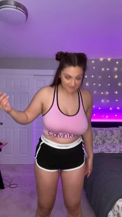 DO YOU LIKE IT ? ( her Free album In Comments )