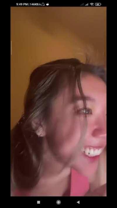 got her nipslip left and right and end the live right away