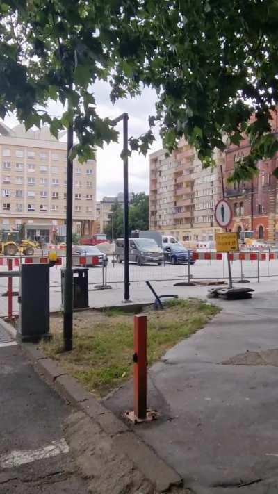 I wanted to greet all the hard working people on the construction site and especially the Lord who appeared behind the 