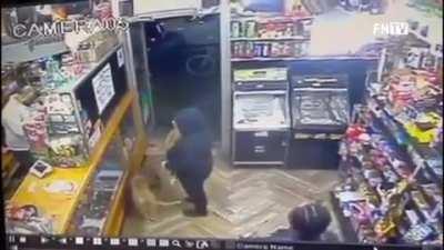 Women (36) and dog shot in indiscriminate shooting, Brooklyn