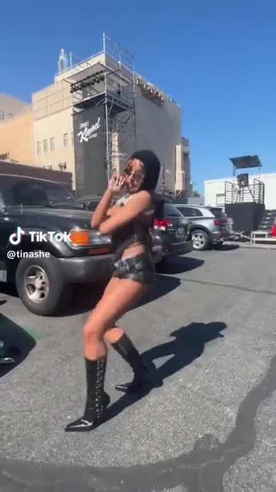 Nasty girls dance battle 