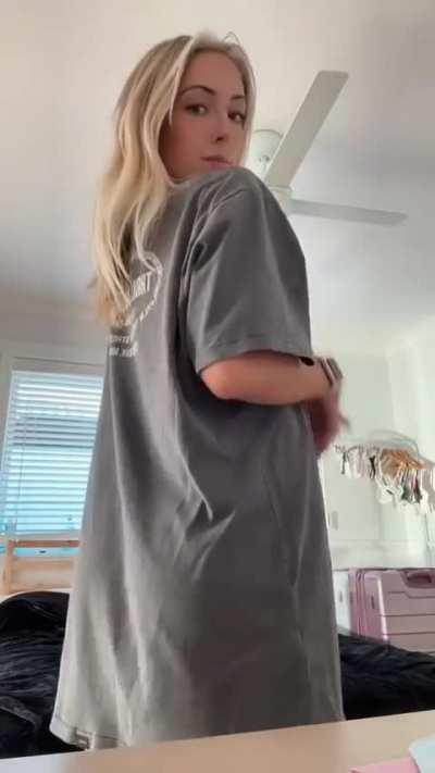 Ally (@_ally_nicole)