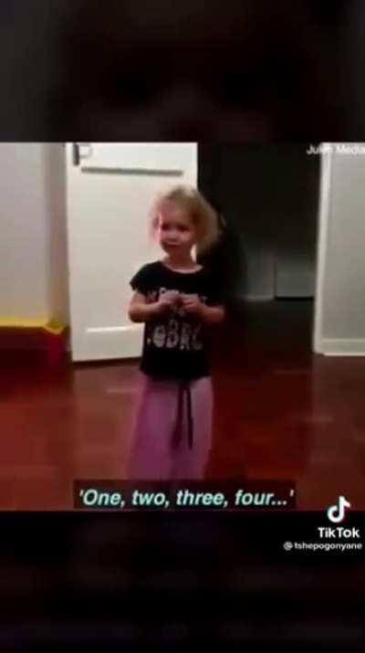 kid can count backwards