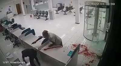 Bank Robbery Turns Into a Bloody Chaotic Deadly Shootout in Brazil -- Warning: Graphic, Viewer Discretion Advised