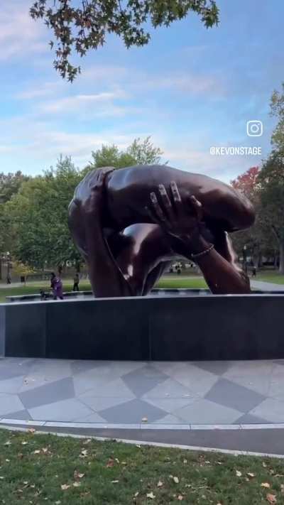 A Kat não recebeu esse vídeo aqui antes do Velhores do ano pra categoria LÁ ELE