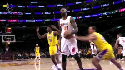 [Highlight] Shaqtin a fool prime candidacy from DeWayne Dedmon