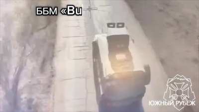 RU POV: Fiber-Optic FPV drones hit american HMMWV and Bushmaster MRAP of the UAF in the area of ​​the settlement of Toretsk (Dzerzhinsk). Note a previously destroyed HMMWV seen in the background at the moment of 1st vehicle hit.