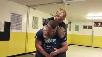 proper way to escape from choke hold