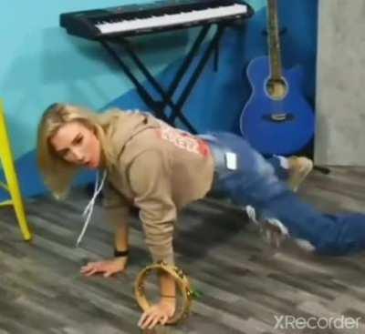 She's a natural 😳🔥