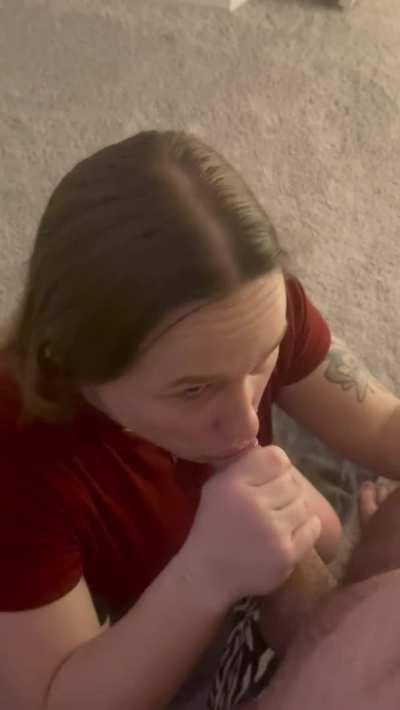 Perfect blowjob from this beautiful Hotwife