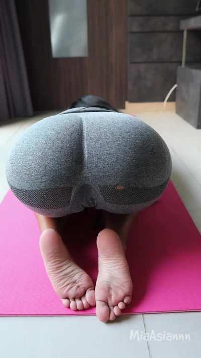 Do you like this Asian juicy ass?