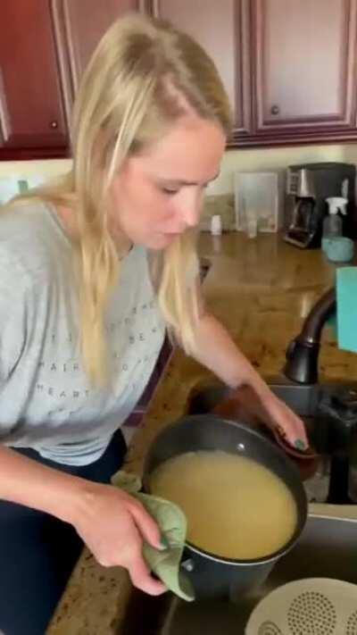 Is this srsly the way how I do that guys? Muricans are weirdos