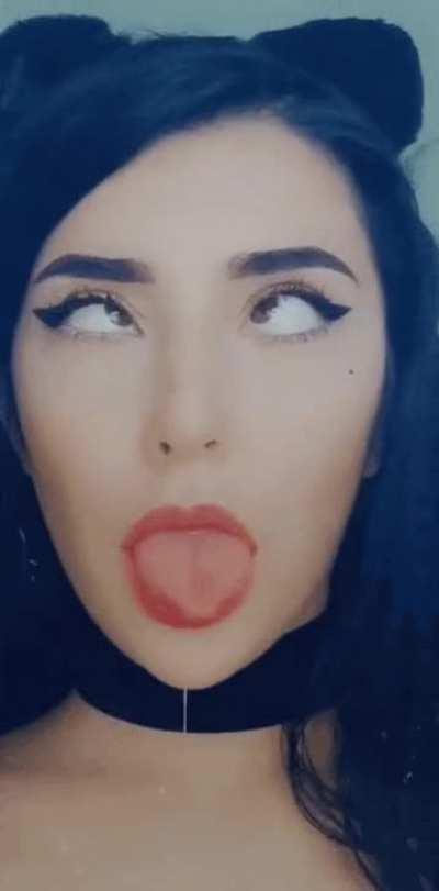 Cum on my face master 🖤❤️