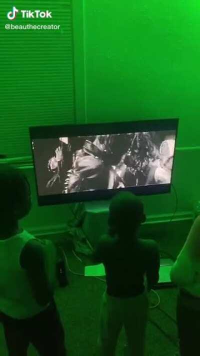 Teaching them young 🙄💯