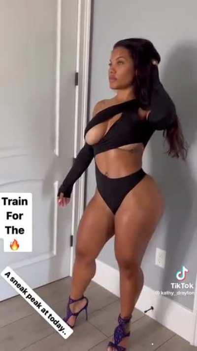 Hate to watch her go ,but love to watch her leave🖤🍑