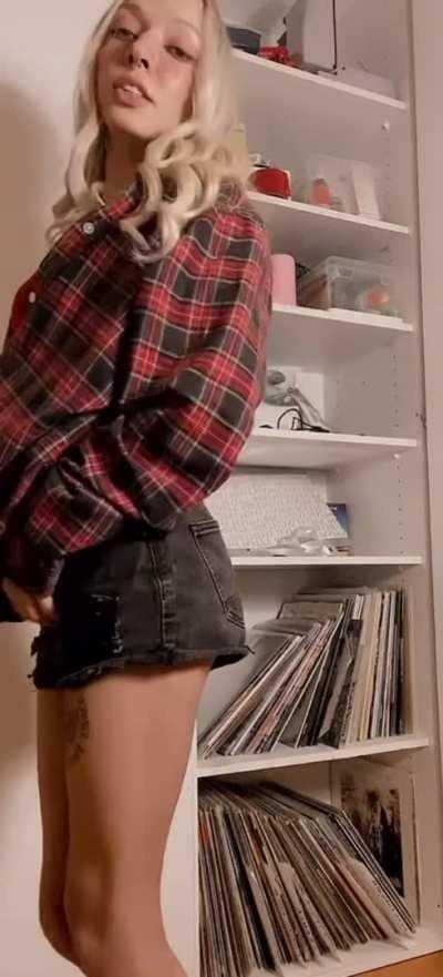 This is my first post here haha please don't go too hard on me...