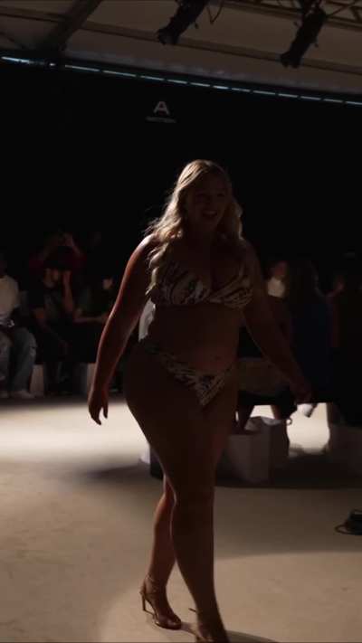 Iskra Lawrence Pregnant