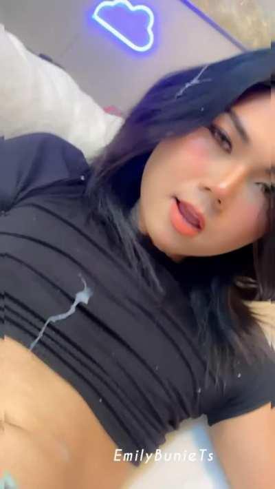 Would u swallow my hot cum ?