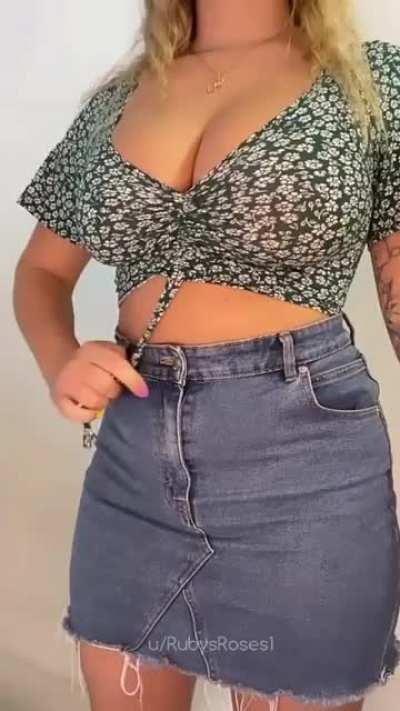 I turned myself into a real life Sims character 🪄✨