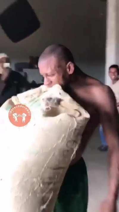 Usuário mais fraco do r/maromba 